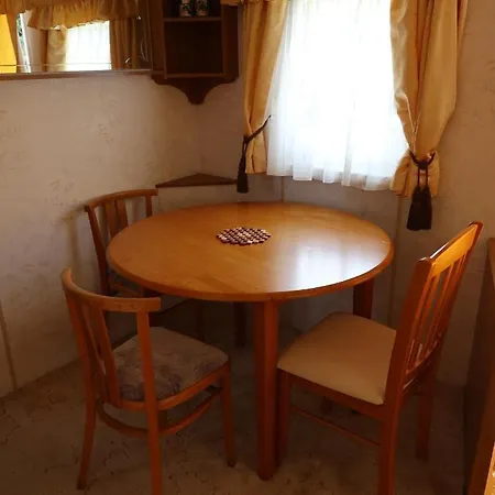 בית נופש Privat Ave-mobilhaus Liptovský Mikuláš